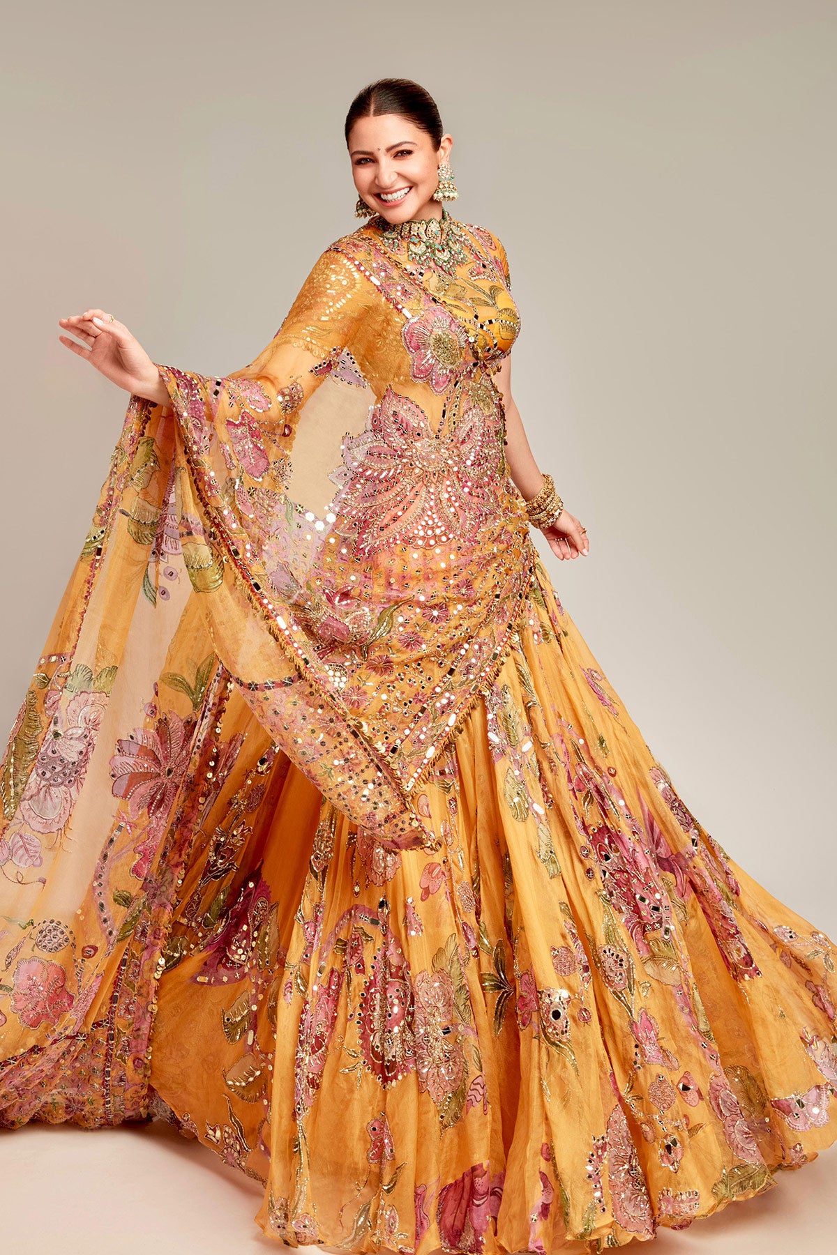 Anushka Sharma in custom Masuma
– Mahima...