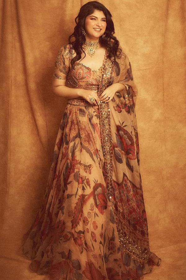 Anshula Kapoor in Ruya