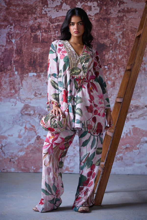 Saya Embroidered Kurta Set
