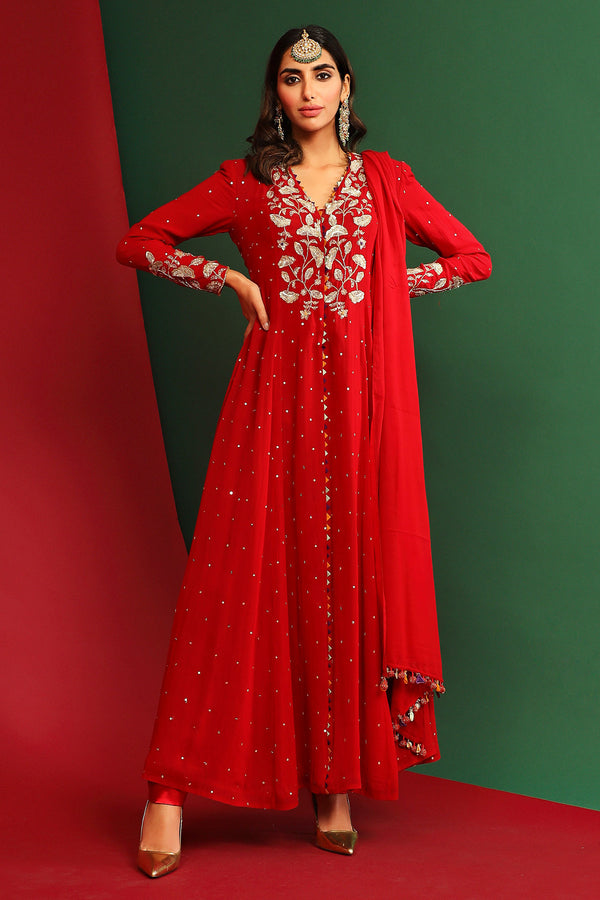 Reya Embroidered Kurta Set