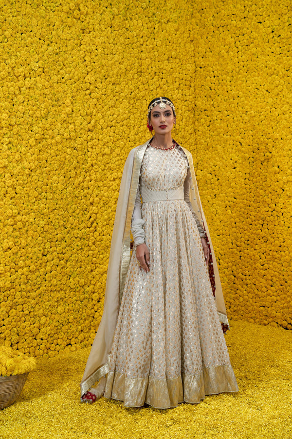 Sadia Anarkali Set With Belt